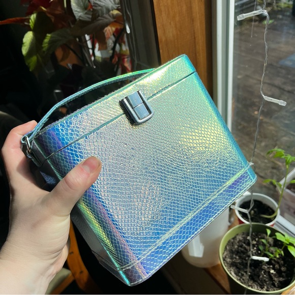 Blue and purple iridescent makeup / craft supplies case with mirror - Picture 5 of 5